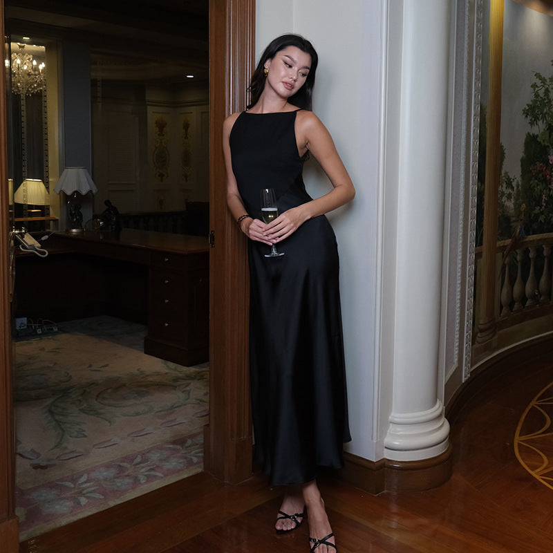 Robe Satinée Sans Manches